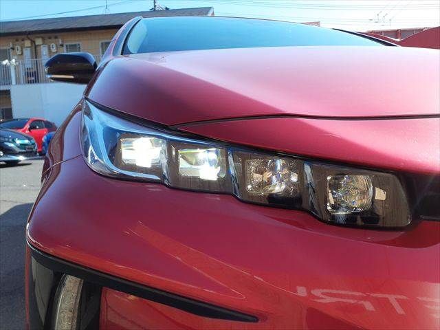 TOYOTA PRIUS PHV 2018 Image 31