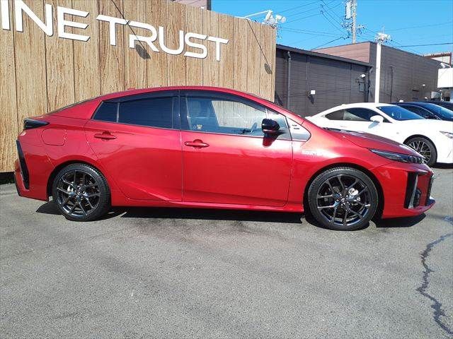 TOYOTA PRIUS PHV 2018 Image 31