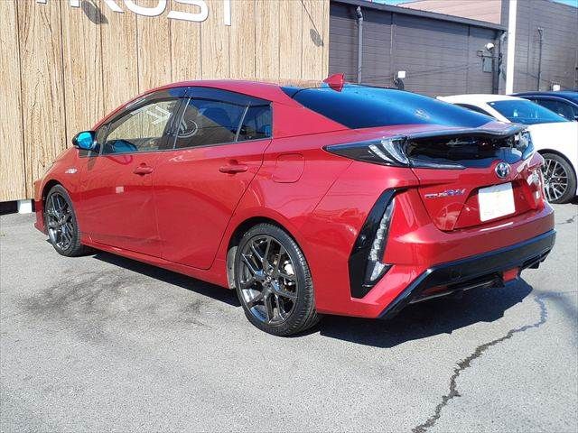 TOYOTA PRIUS PHV 2018 Image 31