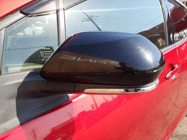 TOYOTA PRIUS PHV 2018 Image 31