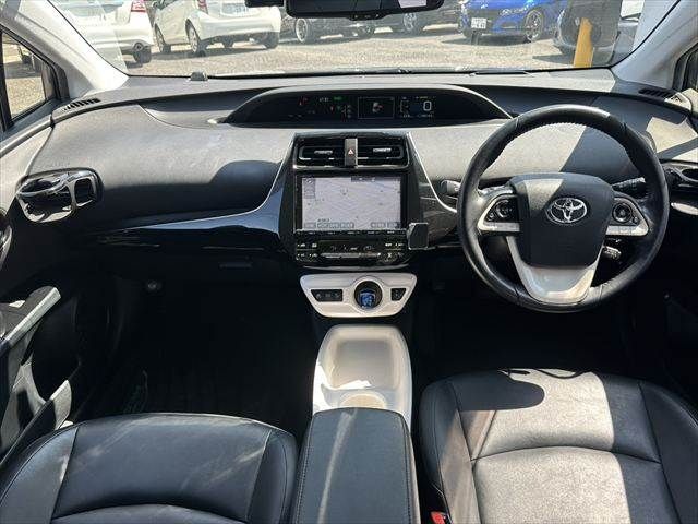 TOYOTA PRIUS 2017 Image 31