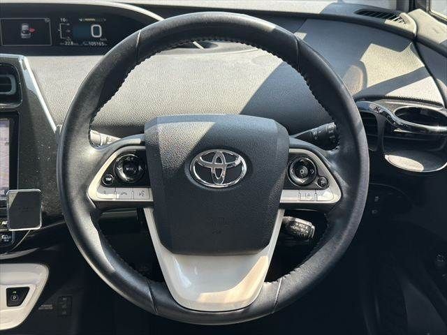 TOYOTA PRIUS 2017 Image 31
