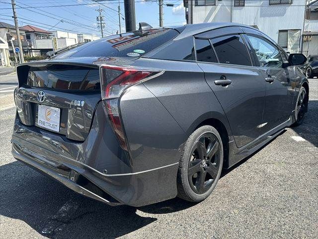TOYOTA PRIUS 2017 Image 31
