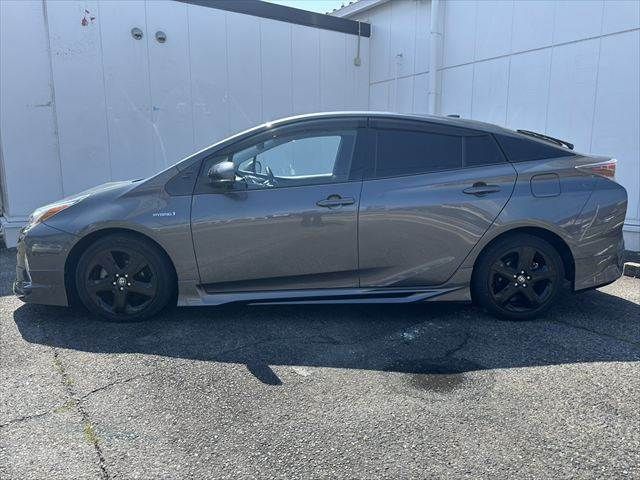 TOYOTA PRIUS 2017 Image 31