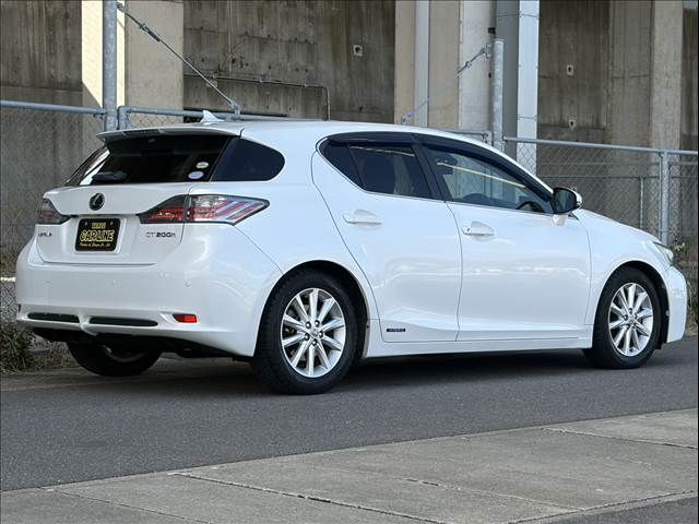 TOYOTA LEXUS CT200H 2011 Image 31