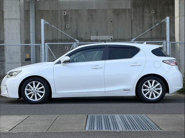 TOYOTA LEXUS CT200H 2011 Image 31