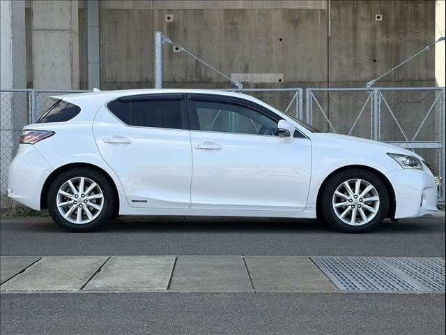 TOYOTA LEXUS CT200H 2011 Image 31