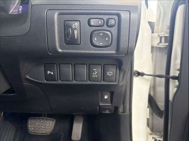 TOYOTA LEXUS CT200H 2011 Image 31