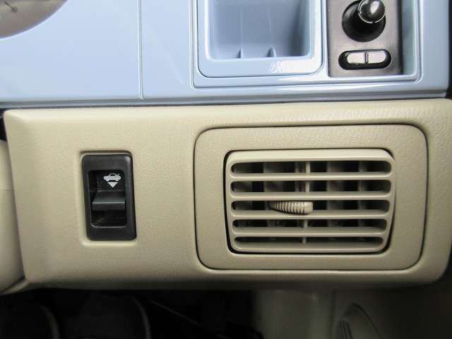 NISSAN RASHEEN 1998 Image 31