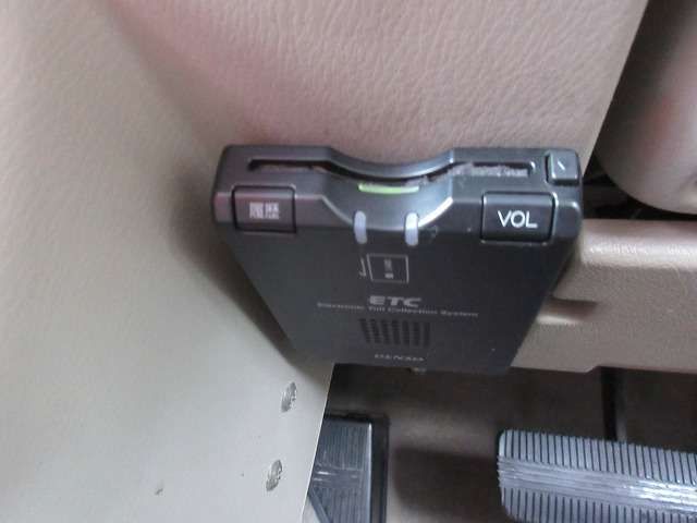 NISSAN RASHEEN 1998 Image 31