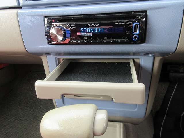 NISSAN RASHEEN 1998 Image 31