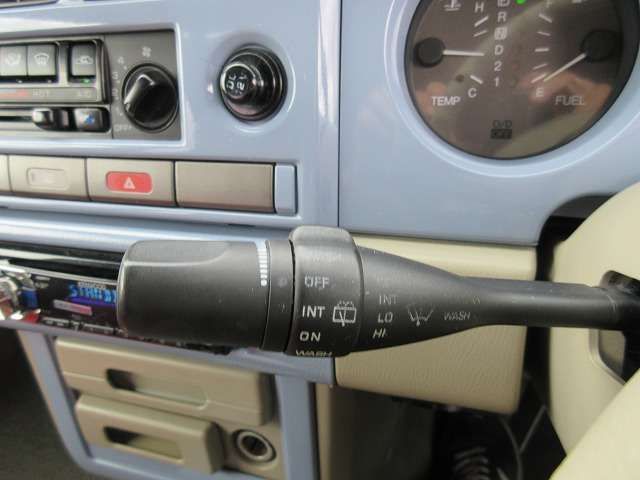 NISSAN RASHEEN 1998 Image 31