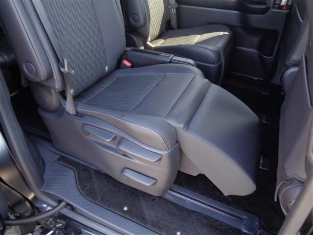 TOYOTA NOAH HYBRID 2025 Image 31