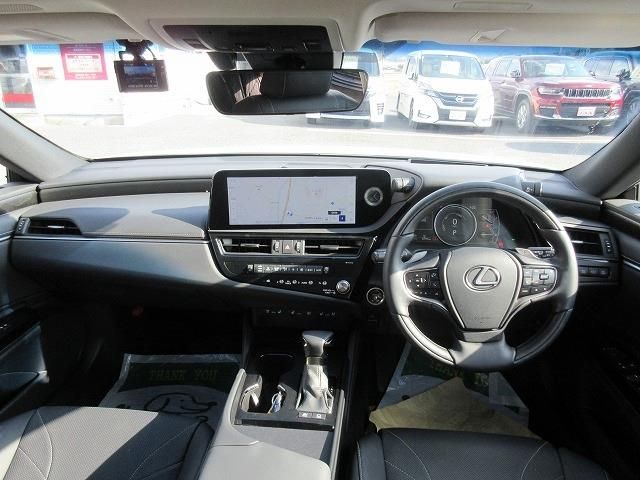 TOYOTA LEXUS ES300H 2024 Image 31