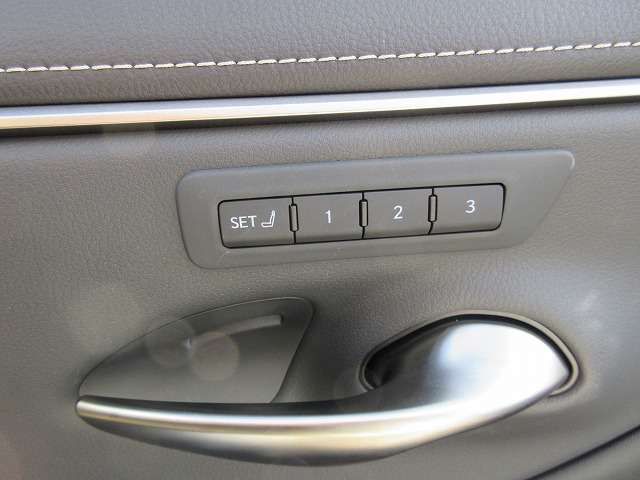 TOYOTA LEXUS ES300H 2024 Image 31