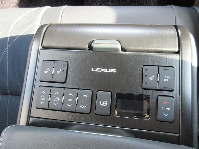 TOYOTA LEXUS ES300H 2024 Image 31
