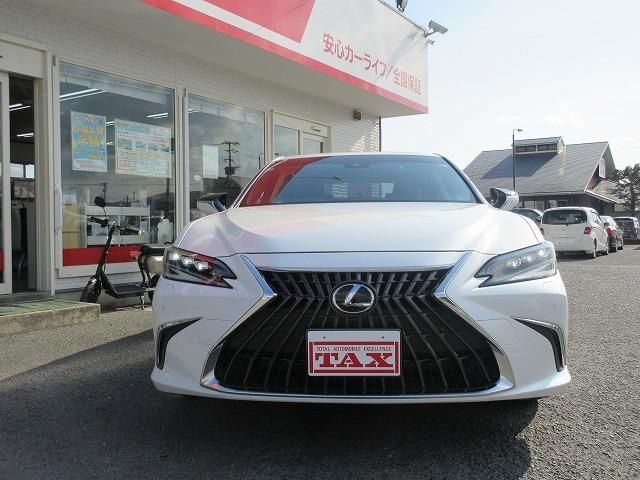 TOYOTA LEXUS ES300H 2024 Image 31