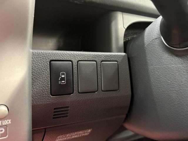 TOYOTA NOAH 2008 Image 31