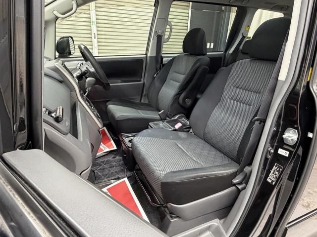 TOYOTA NOAH 2008 Image 31