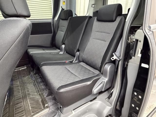 TOYOTA NOAH 2008 Image 31