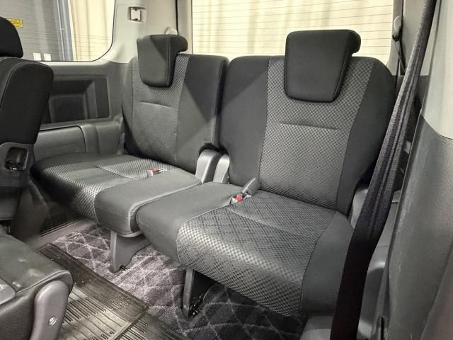 TOYOTA NOAH 2008 Image 31