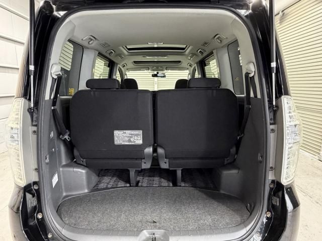 TOYOTA NOAH 2008 Image 31