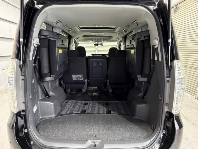 TOYOTA NOAH 2008 Image 31