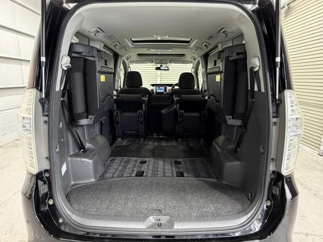 TOYOTA NOAH 2008 Image 31