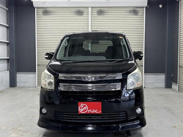 TOYOTA NOAH 2008 Image 31