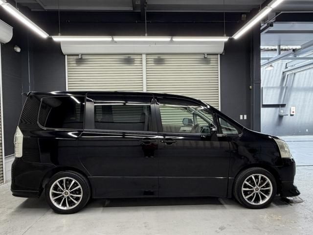TOYOTA NOAH 2008 Image 31
