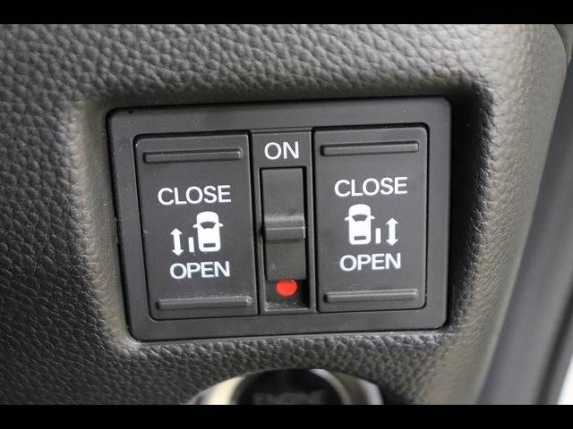 HONDA N BOX CUSTOM 2020 Image 31