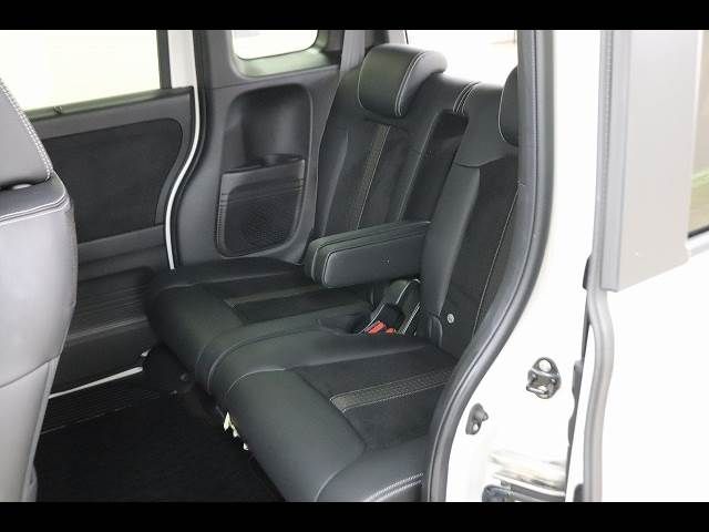 HONDA N BOX CUSTOM 2020 Image 31