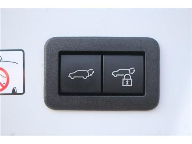 TOYOTA PRIUS PHV 2024 Image 31