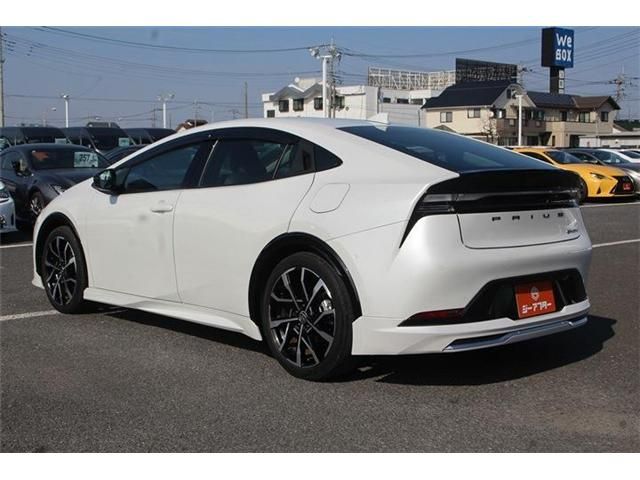 TOYOTA PRIUS PHV 2024 Image 31