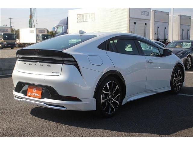 TOYOTA PRIUS PHV 2024 Image 31