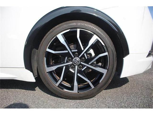 TOYOTA PRIUS PHV 2024 Image 31