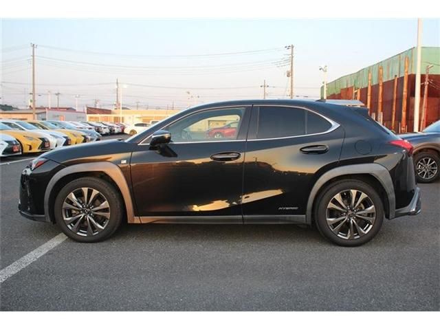 TOYOTA LEXUS UX250H 2019 Image 31