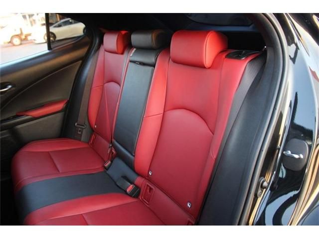 TOYOTA LEXUS UX250H 2019 Image 31