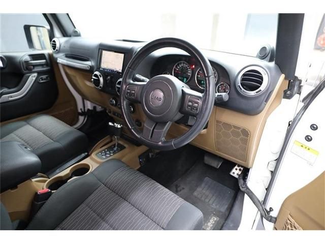 JEEP WRANGLER UNLIMI 2012 Image 31