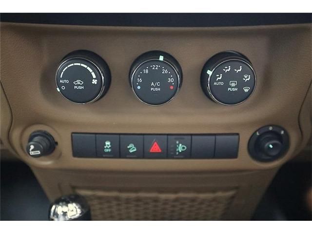 JEEP WRANGLER UNLIMI 2012 Image 31