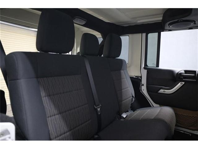 JEEP WRANGLER UNLIMI 2012 Image 31