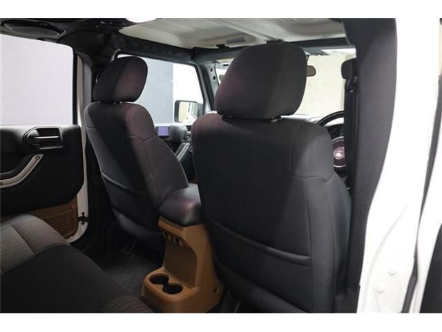 JEEP WRANGLER UNLIMI 2012 Image 31