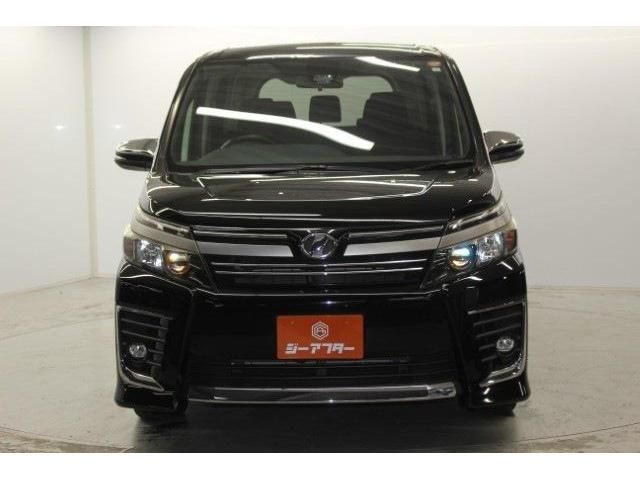 TOYOTA VOXY 2017 Image 31