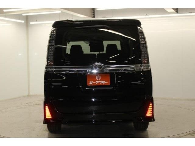 TOYOTA VOXY 2017 Image 31