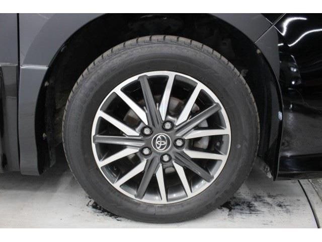 TOYOTA VOXY 2017 Image 31