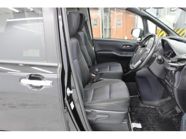 TOYOTA VOXY 2017 Image 31