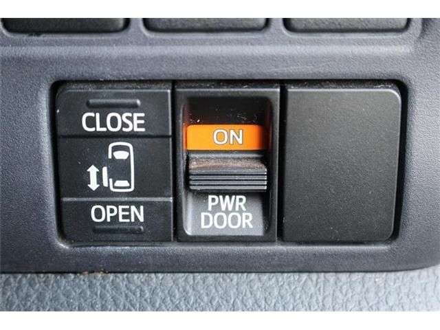 TOYOTA NOAH 2014 Image 31