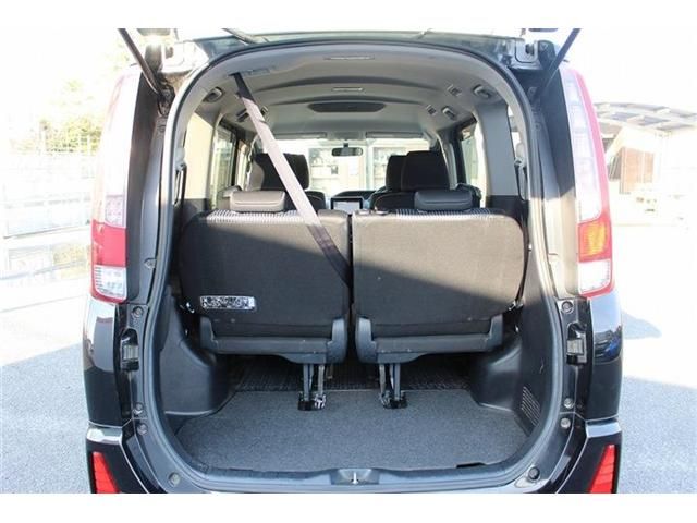 TOYOTA NOAH 2014 Image 31