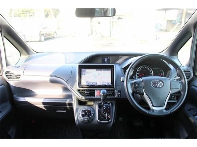 TOYOTA NOAH 2014 Image 31