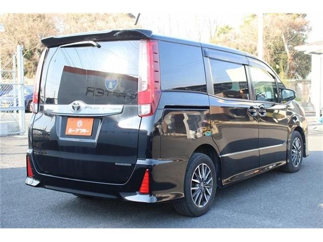 TOYOTA NOAH 2014 Image 31
